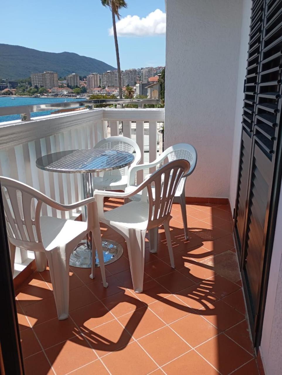 Apartments Cebra Herceg Novi Exterior photo